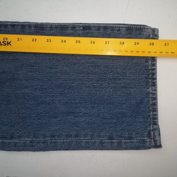 Levi's 501 Men's Size 36/32 Medium Wash Button Fly Straight Leg Jeans - Picture 13 of 13